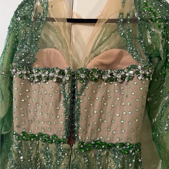 Elegant Green Beaded Evening Dress - Picture 3 of 7